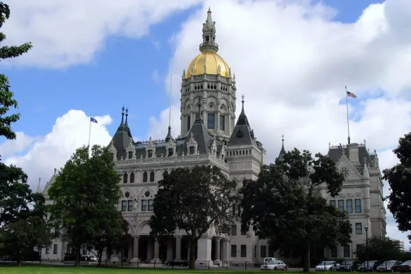 connecticut_state_capitol_hartford.jpg